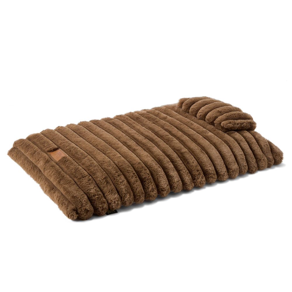 Town & Country Luxe CuddleTown: almohada integrada para descanso cómodo de mascotas.