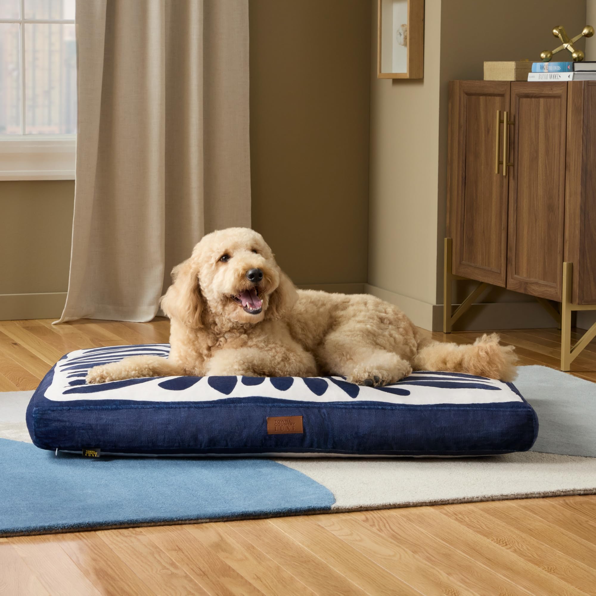 Town & Country Luxe CuddleTown Matisse, diseño reversible que optimiza espacio y uso diario.
