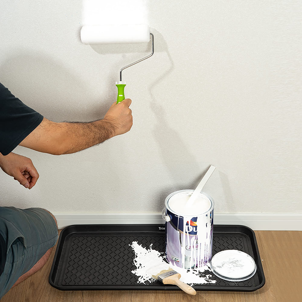 Trimate borde elevado de 1.25 pulgadas ayuda a contener desordenes.