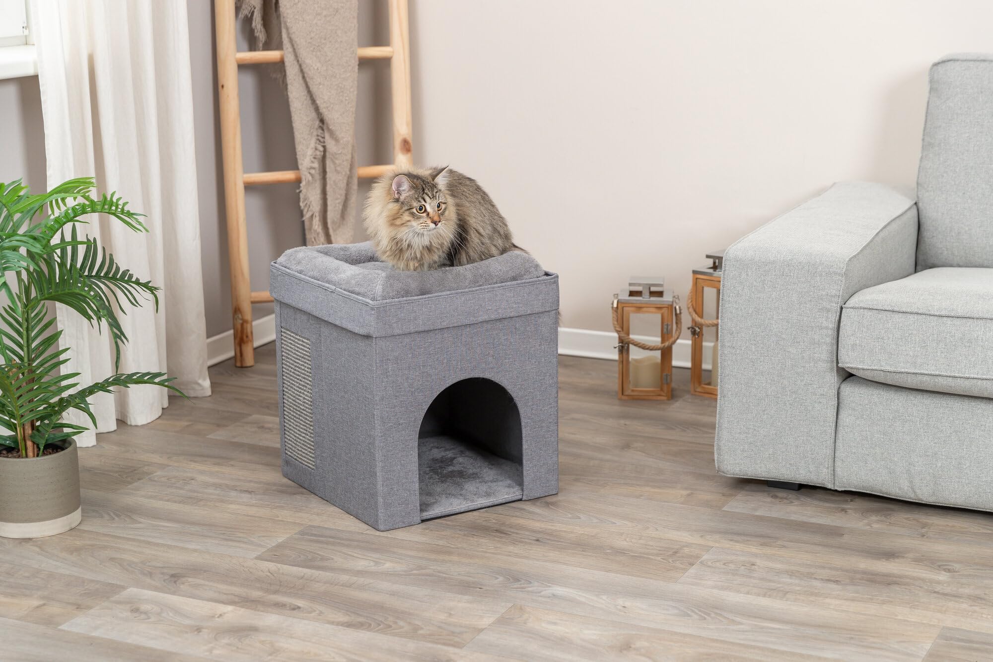 Rascador sisal en el lateral del cubo para rascar sin dañar muebles