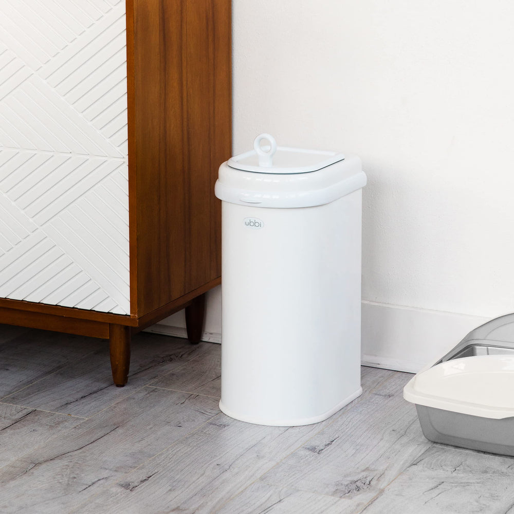 Ubbi diseño blanco moderno que se integra con la decoración del hogar.
