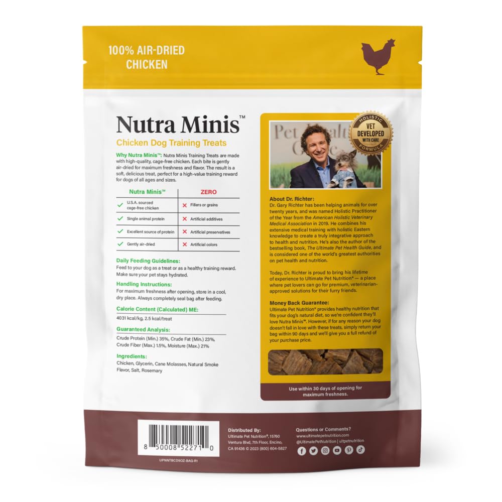 Perro feliz tras recibir Nutra Minis de ULTIMATE PET NUTRITION como premio