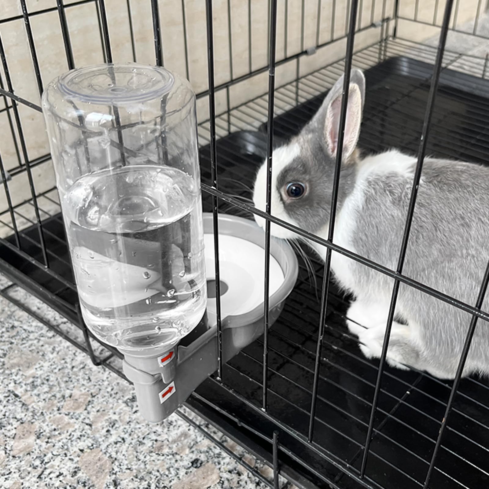 Acabado gris neutro de Vannon se integra con cualquier espacio.