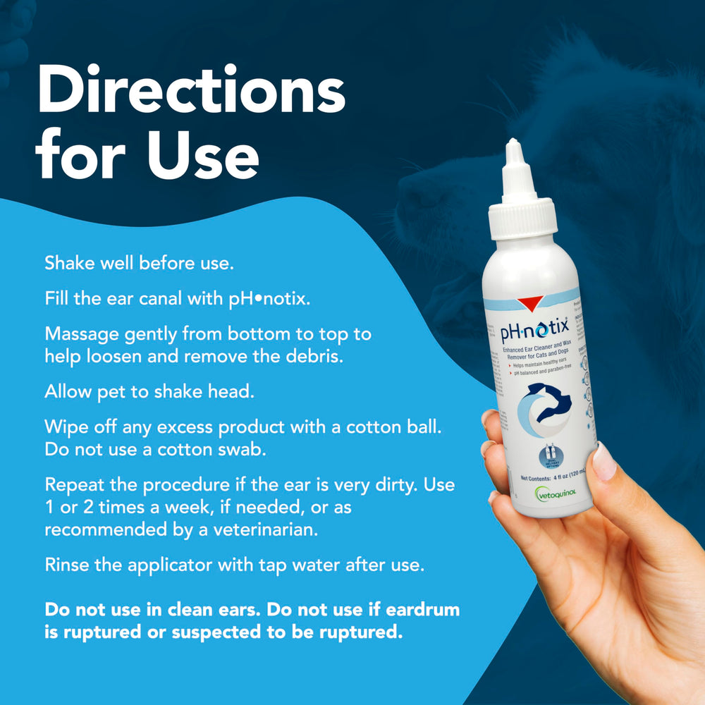 Perro usando Vetoquinol pH•notix para limpieza suave de oídos.