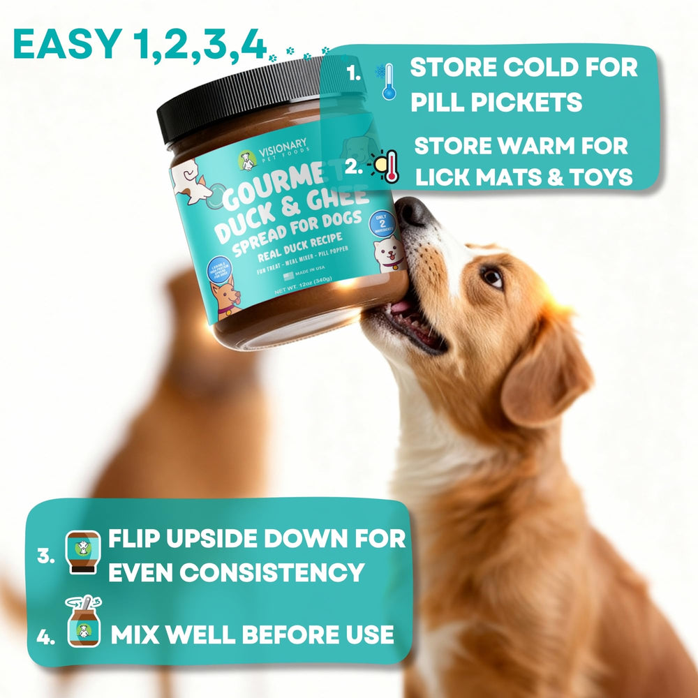 Perro disfruta pasta de pato Visionary Pet Foods en galleta casera.
