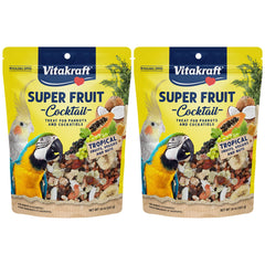 Vitakraft Cóctel de Frutas: loro saboreando trozos de frutas frescas para premiar.