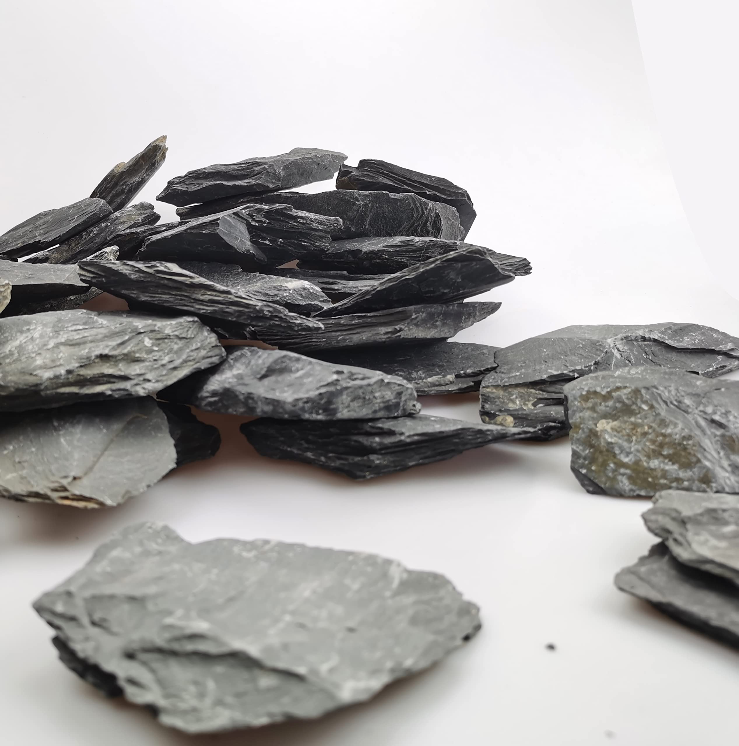Piedras de pizarra Voulosimi para paisajismo, crean rincones naturales.