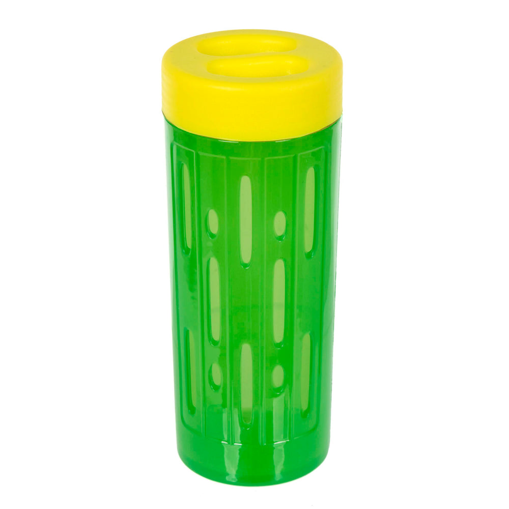 Ware Manufacturing Chicken Treat Roller, dimensiones compactas para colocación en el corral