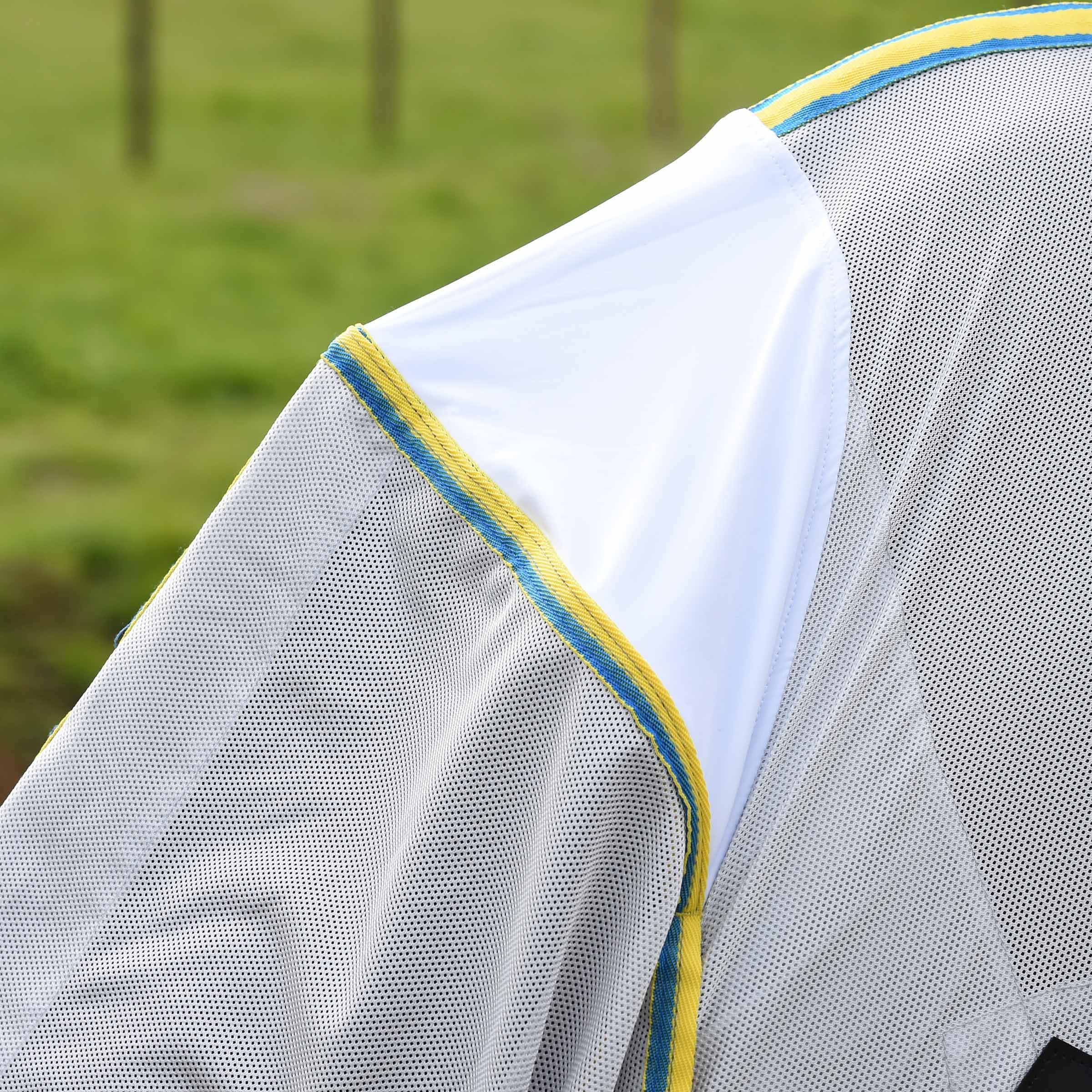 WeatherBeeta Zephyr Plus, espalda, cobertura de cola para mayor protección.