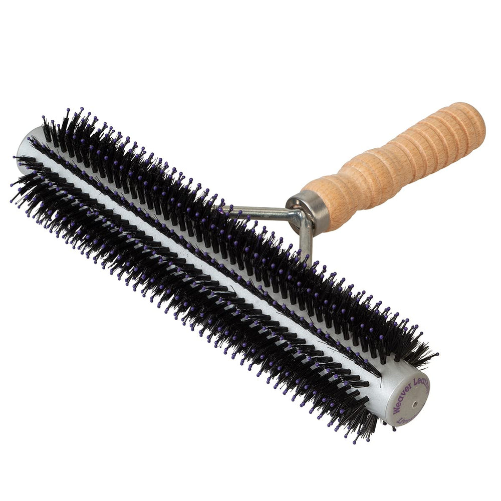 Weaver Livestock cepillo volumen con mango de madera para estimular el subpelo y dar volumen.