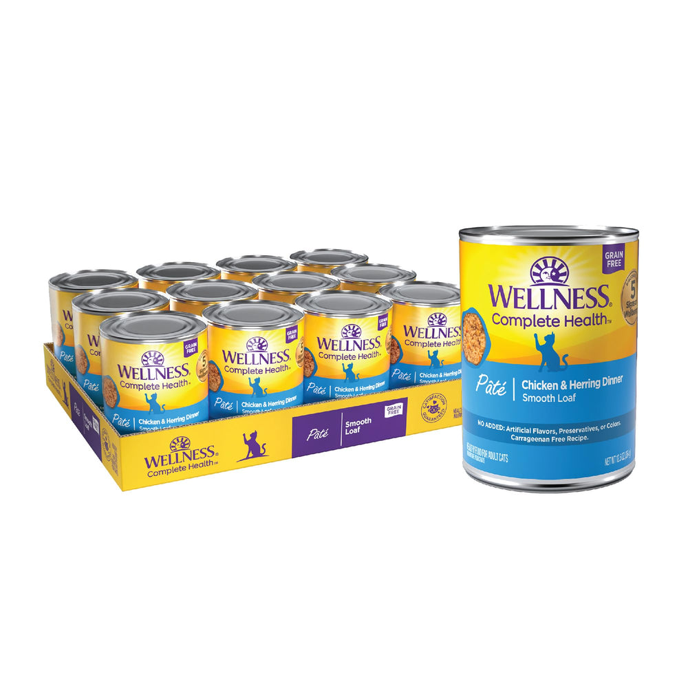Wellness Complete Health Pate con pollo y arenque, lata de comida húmeda para gatos.