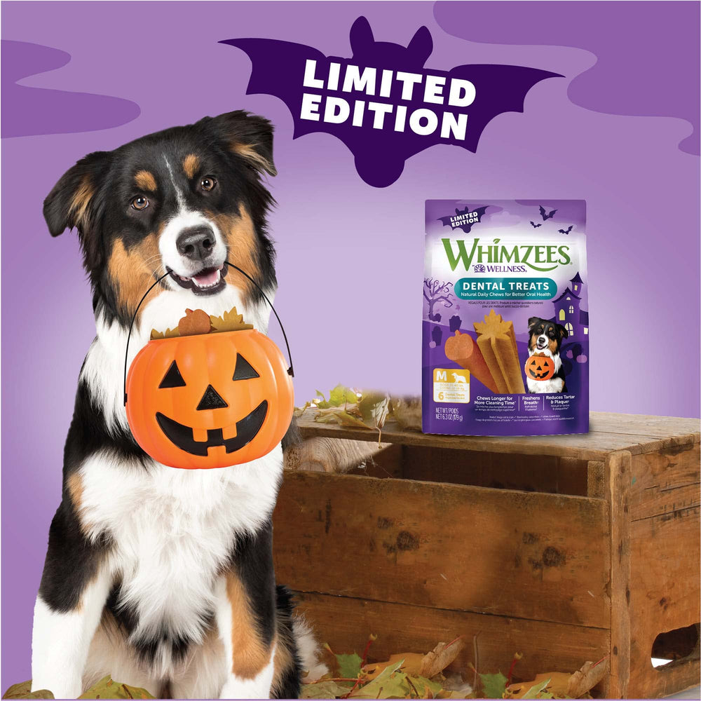 Whimzees Stix con ranuras, ayuda a limpiar entre dientes y espacios estrechos.