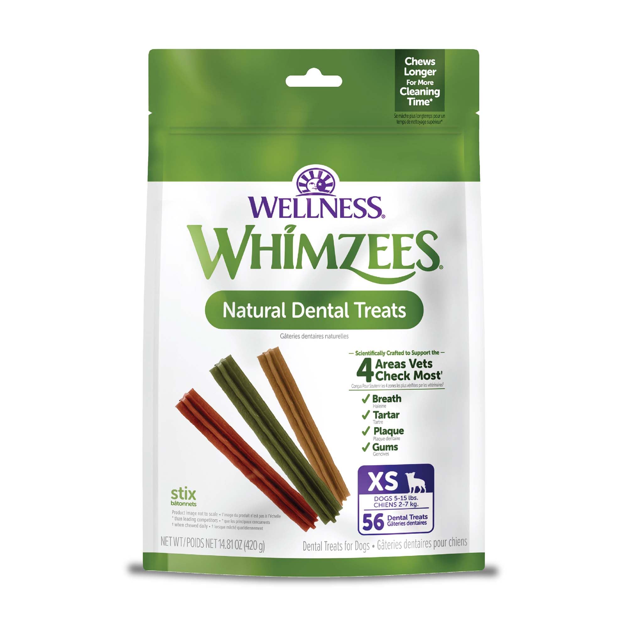 Whimzees Wellness Stix: perro mordiéndolo para limpieza dental suave