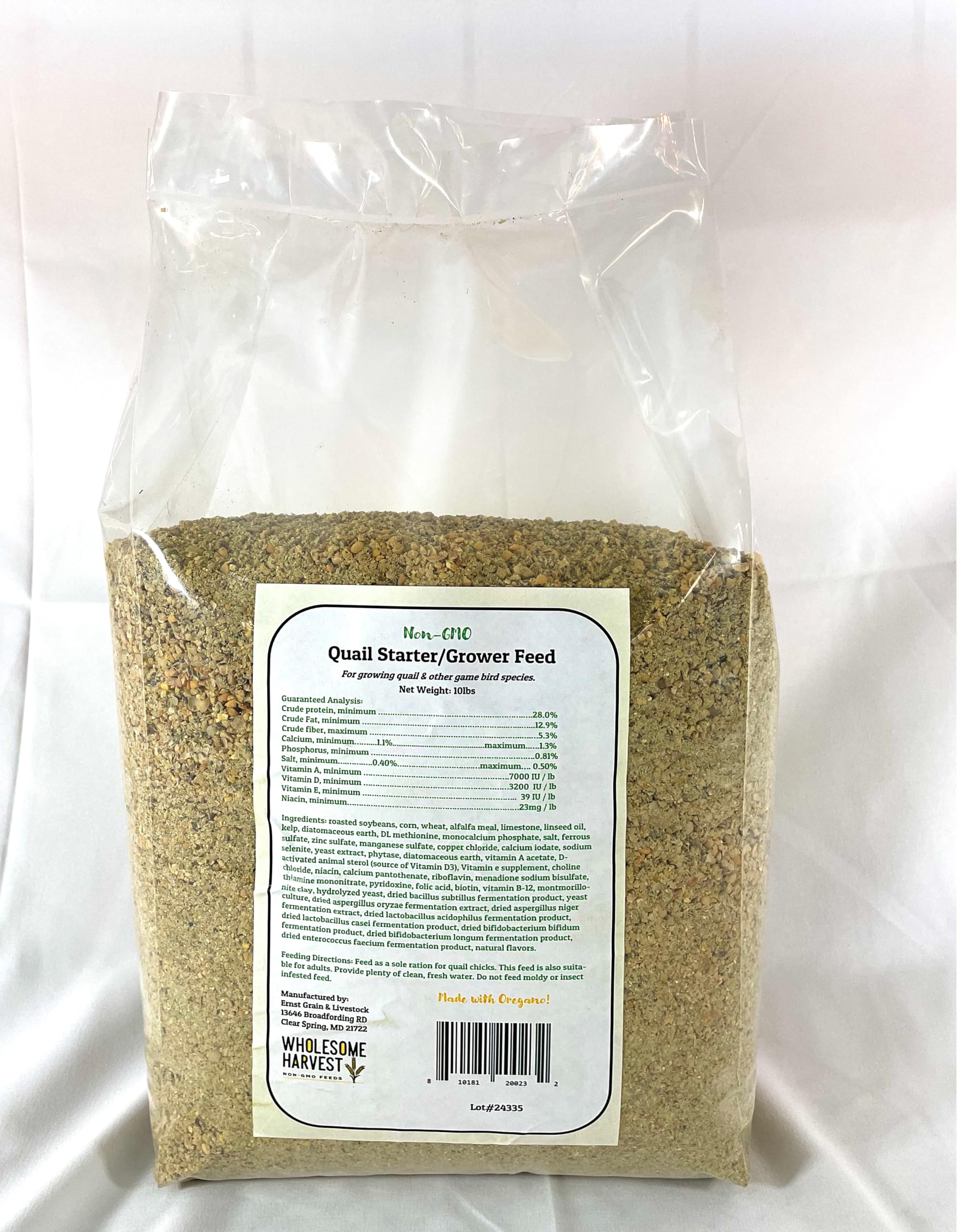 Wholesome Harvest primer plano de ingredientes herbales como orégano y cayena.