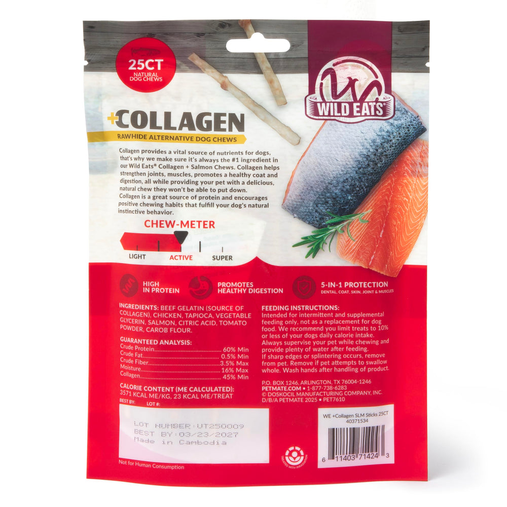 Wild Eats Collagen Salmon Sticks para perros, mascota feliz tras masticar.