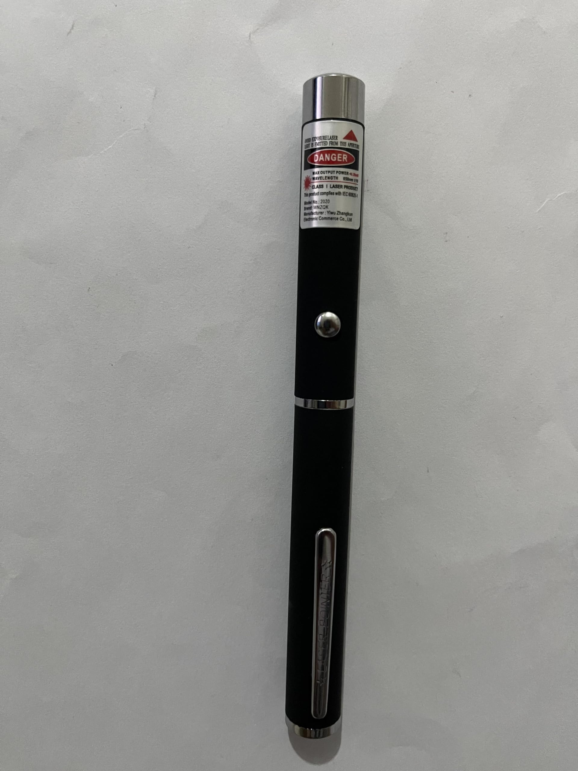 Puntero láser WNZQK se vende sin baterías, fácil de reabastecer en tiendas locales.