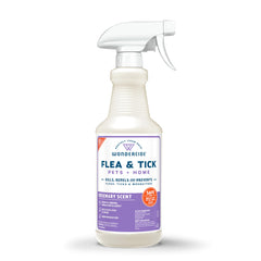 Botella Wondercide Rose para mascotas y hogar con aceites naturales para protección.