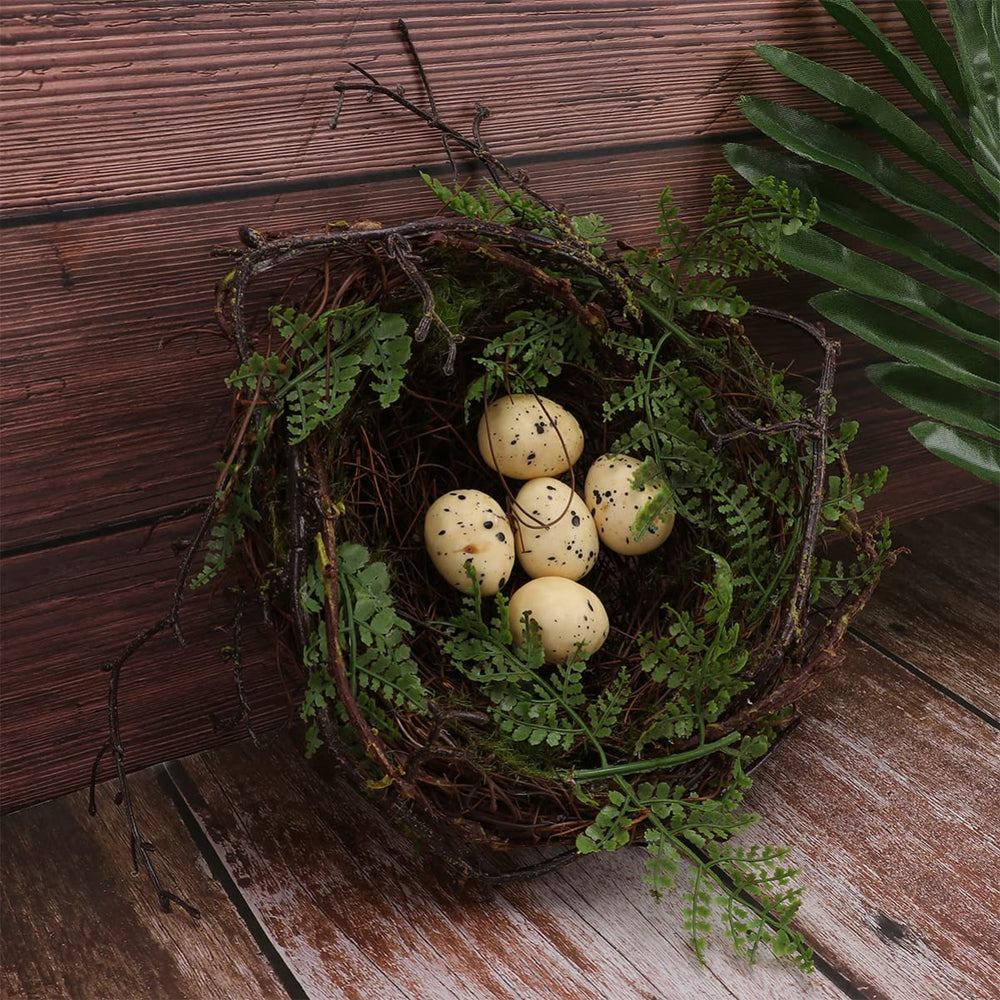 Detalle decorativo interior con nido de aves YARNOW