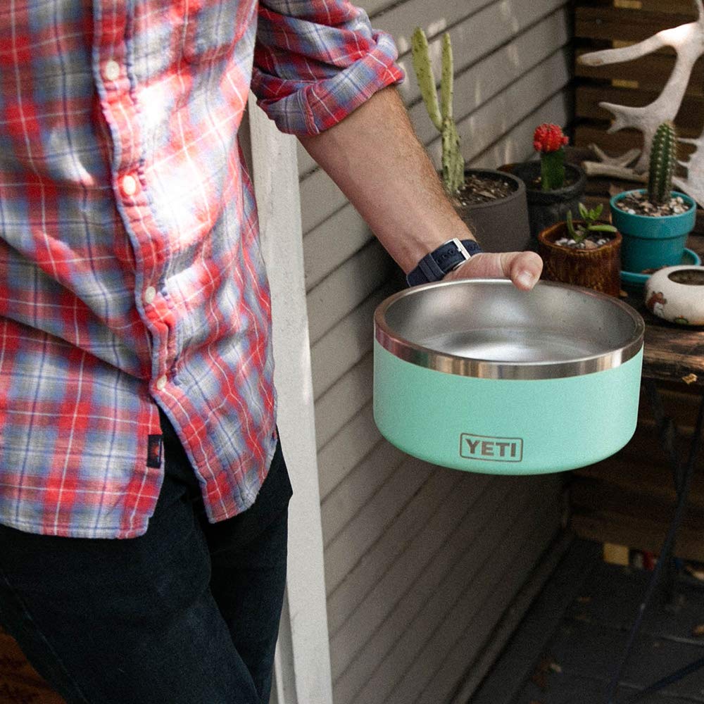 YETI Boomer 8, uso diario en casa para hidratación de tu perro