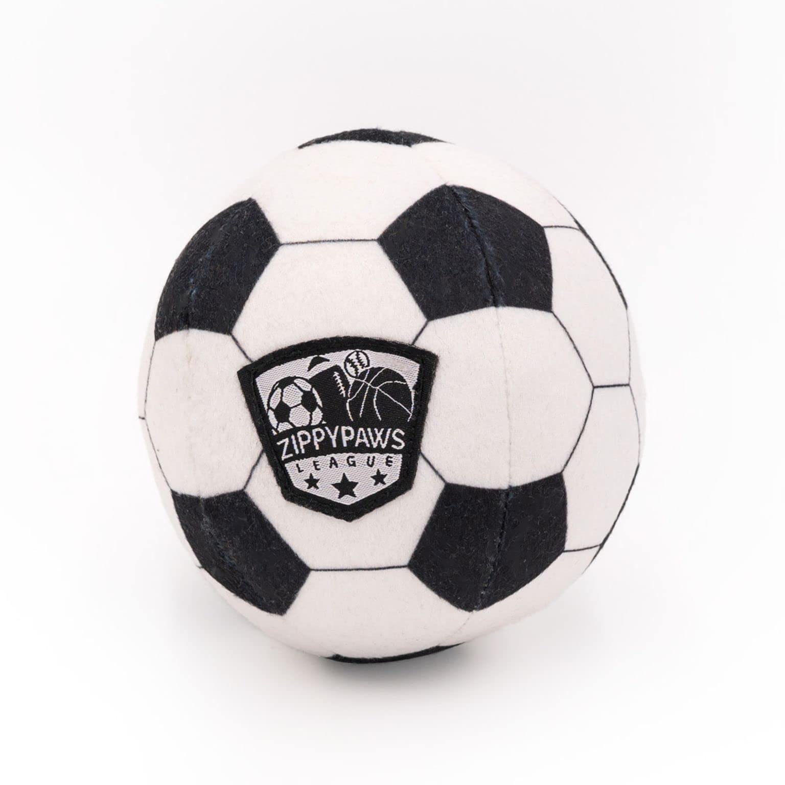ZippyPaws SportsBallz balón de fútbol peluche para juego dinámico.